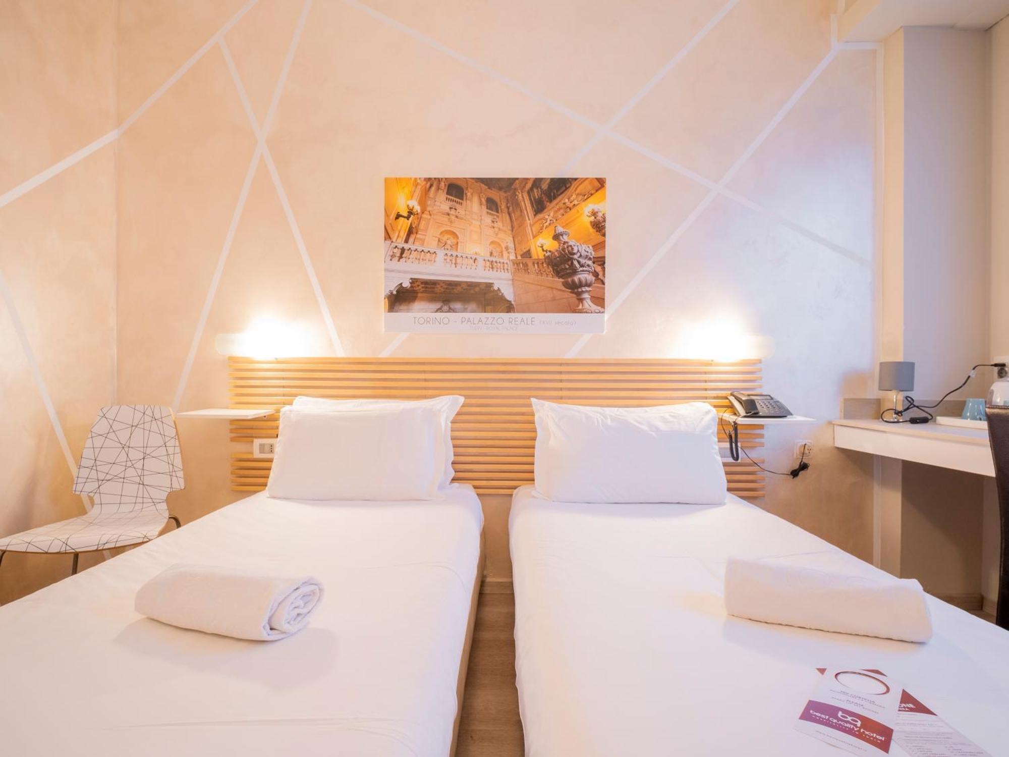 Twin Room,1644402748:JPEG